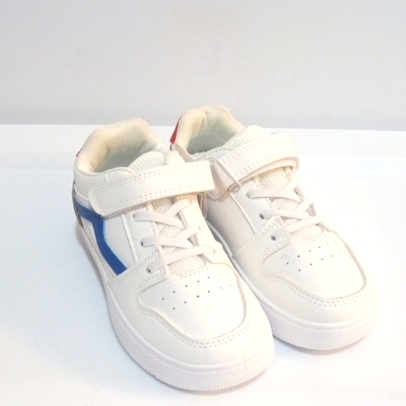 U.S. Sports Other - U.S. SPORT BOYS LOW TOP WHITE SNEAKERS WITH RED TAN AND BLUE ACCENTS SIZE 13 NWT